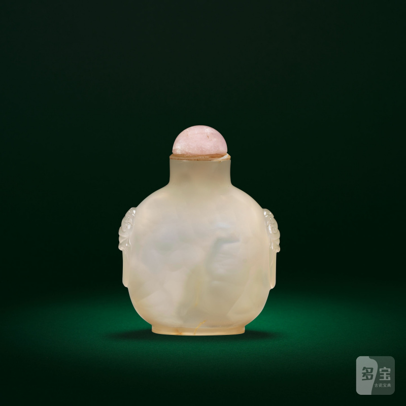 十八/十九世紀 瑪瑙鋪首耳鼻烟壺 | A CHALCEDONY AGATE 'BATS' SNUFF BOTTLE - 图4